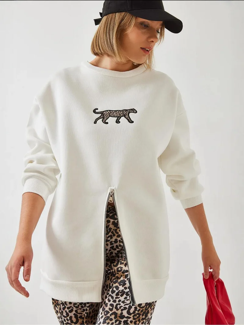 Bianco Lucci White LUCCI Embroidered Crew Neck Sweatshirt with Zipper for Women | Best Price UAE