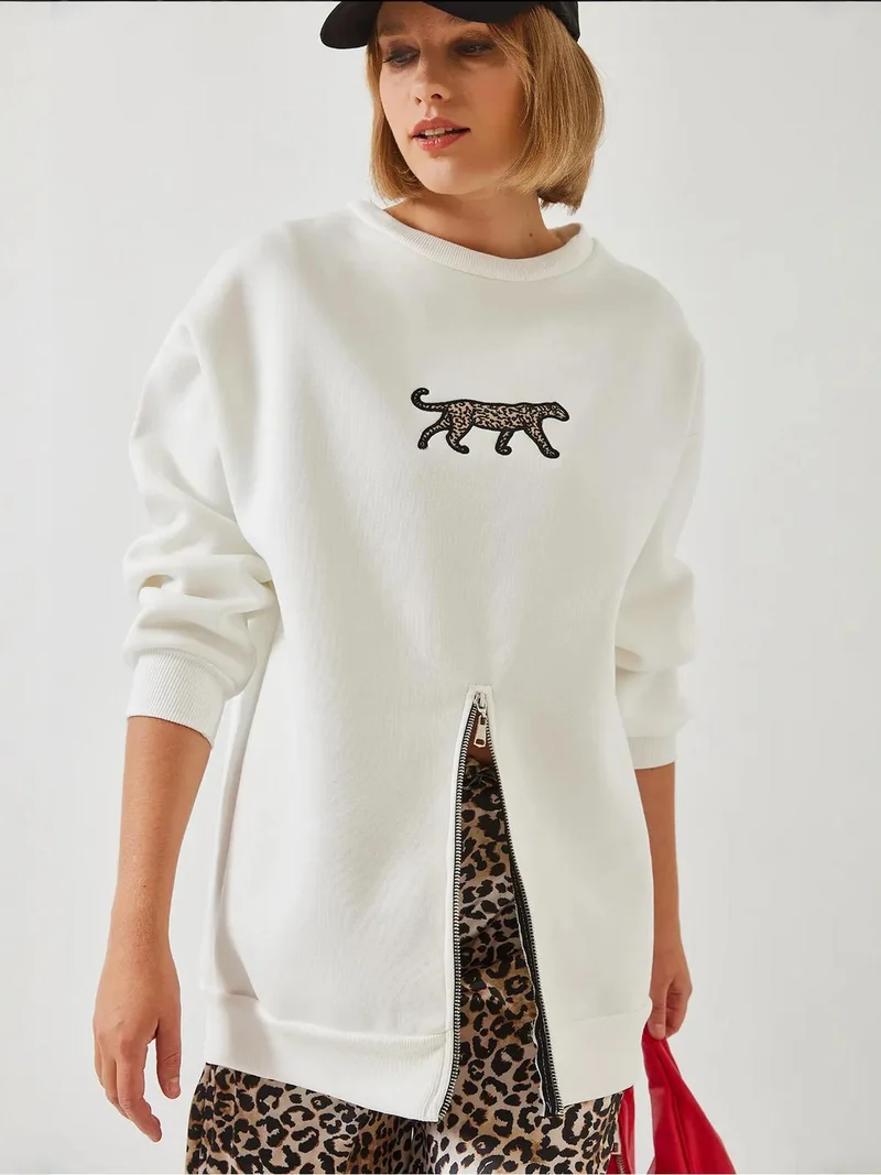 Bianco Lucci White LUCCI Embroidered Crew Neck Sweatshirt with Zipper for Women | Best Price UAE