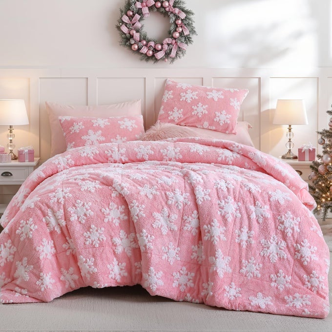 QUEEN COMFORTER SET CHRISTMAS BEDDING FLUFFY COMFORTER WITH WHITE SNOWFLAKE STEREOSCOPIC ON PINK COMFORTER QUEEN SIZE SOFT VELVET COMFORTER SET