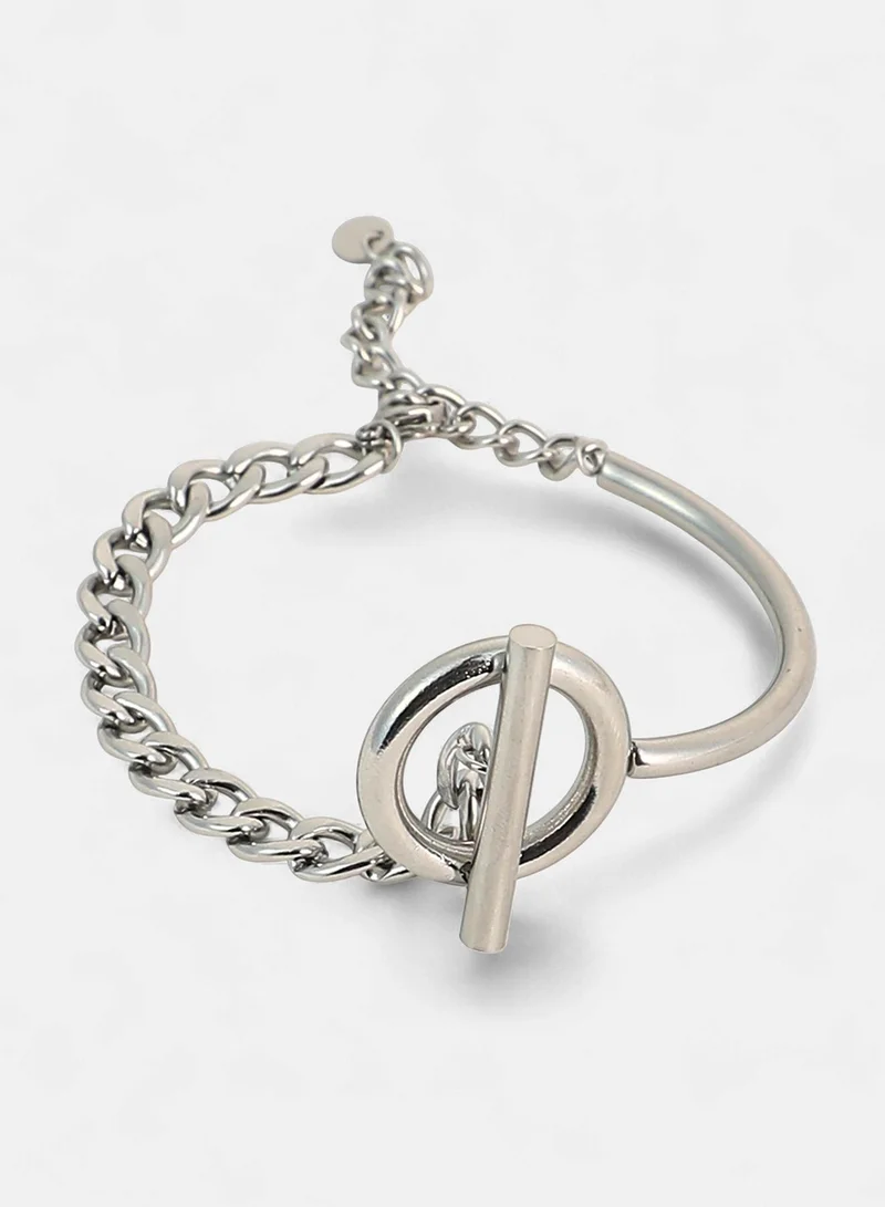 SOHI SOHI Women The Interlock-Bar Chain Bracelet | Metallic  Colour | One-Size | Metallic Alloy Material | Lobster Clasp Closure | Bracelet For Casual & Evening Wear