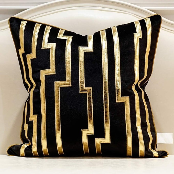 18 x 18 Inches Black Gold Leather Striped Cushion Cases Luxury European Throw Pillow Covers Decorative Pillows for Couch Living Room Bedroom Car 45 x 45cm