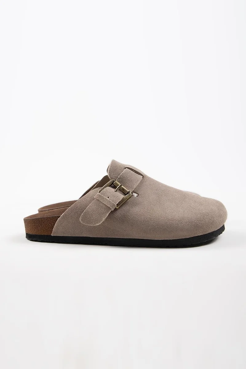 مانجيرو شباشب رجالية من جلد طبيعي من ماركة كراهي سيرجيو، مصنوعة من فرو المنك