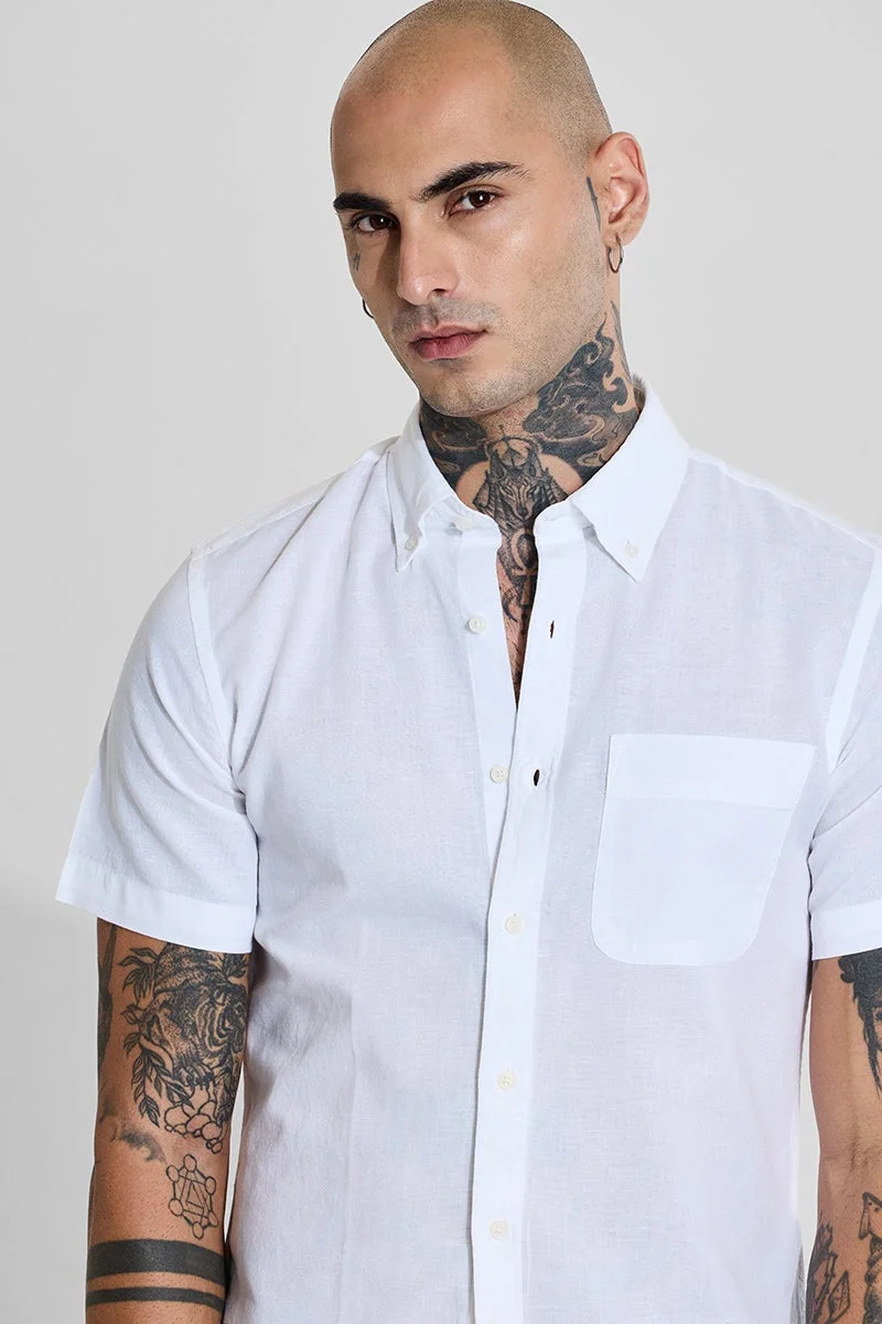سنيتش قميص أبيض بقصة ضيقة من مزيج الكتان