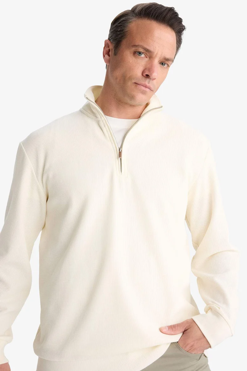 ديفاكتو Comfort Fit Long Sleeve Sweatshirt