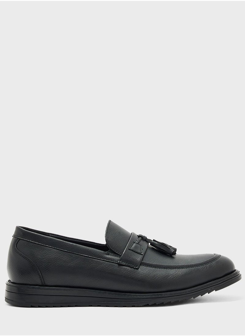 Robert Wood - Tassel Detail Casual Slip Ons - Image 1