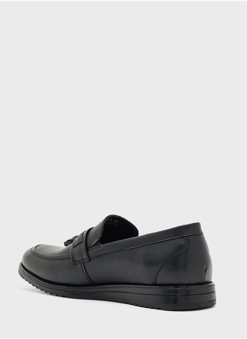 Robert Wood - Tassel Detail Casual Slip Ons - Image 1