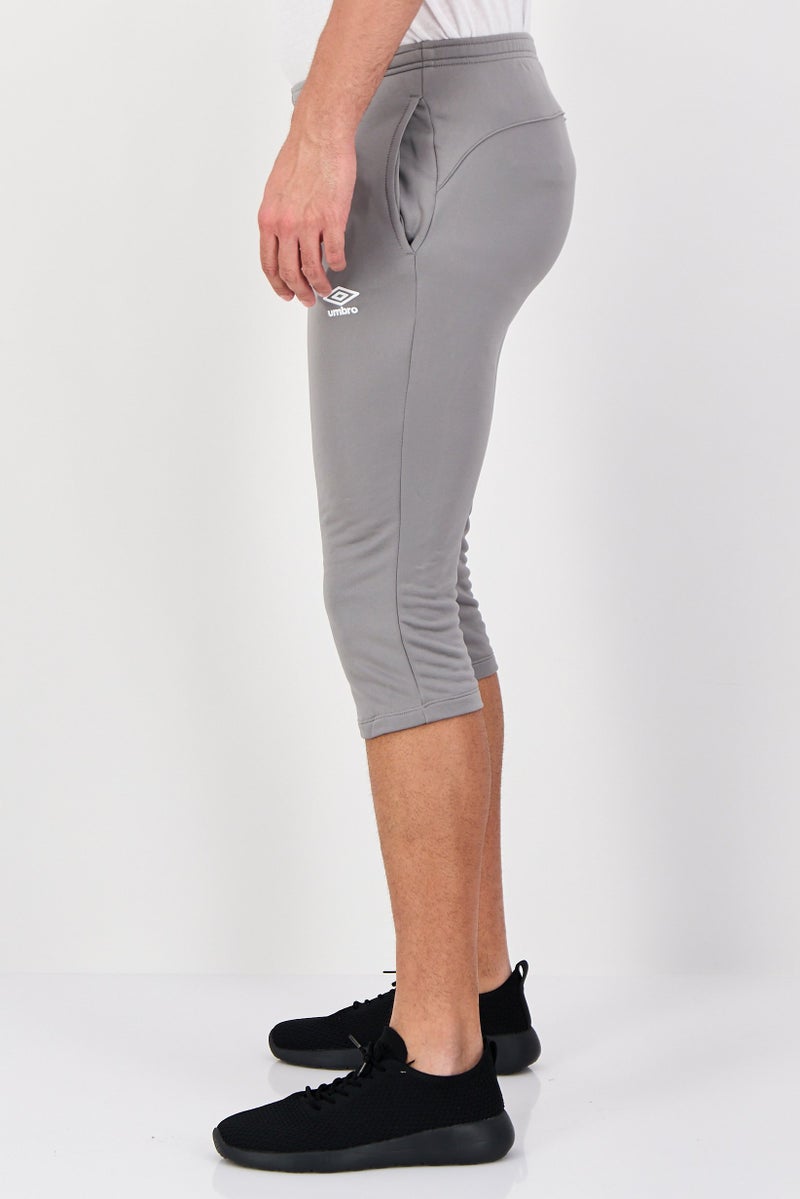 umbro Men Sportswear Fit Running 3/4th Pants, Frost Grey - Image 3
