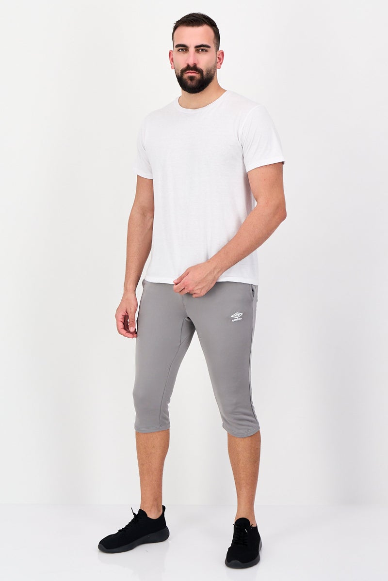 umbro Men Sportswear Fit Running 3/4th Pants, Frost Grey - Image 2