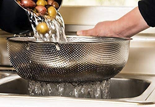 ACHAL Stainless Steel Fruit Vegetable Rice Washing Strainer Baskets Colander Drainer with Handle Drain Basin Basket MicroPerforated Kitchen Fruit Washing Bowl Medium - Image 3