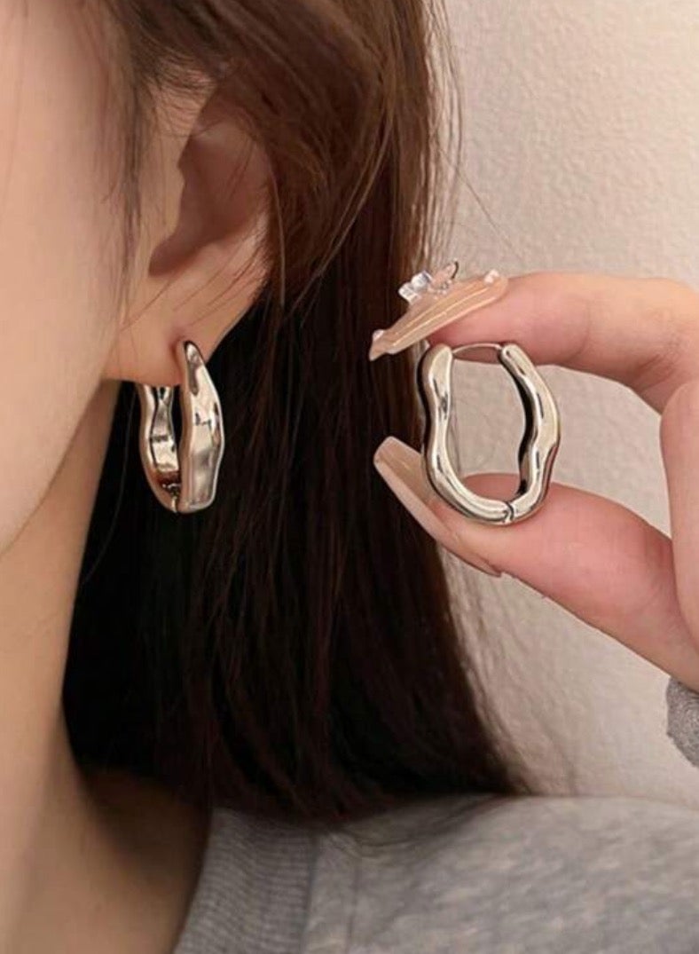 إيكوال حلق اذن نسائي دائري باللون الفضي أنيق وعالي الجودة - Image 2