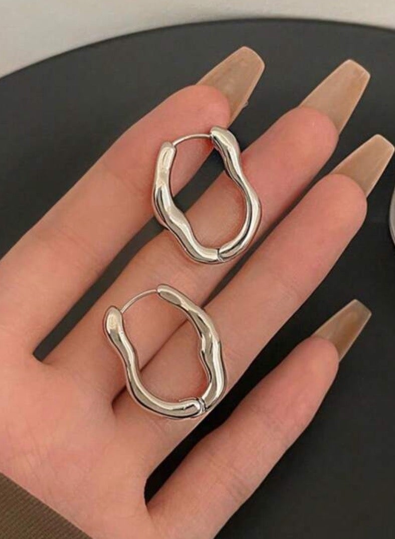 إيكوال حلق اذن نسائي دائري باللون الفضي أنيق وعالي الجودة - Image 4