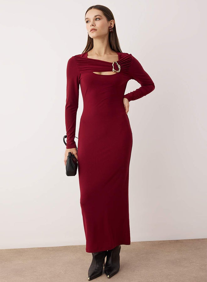 trendyol Burgundy Cut Out and Accessory Detail Bodycon Stretchy Maxi Knitted Dress - Image 4