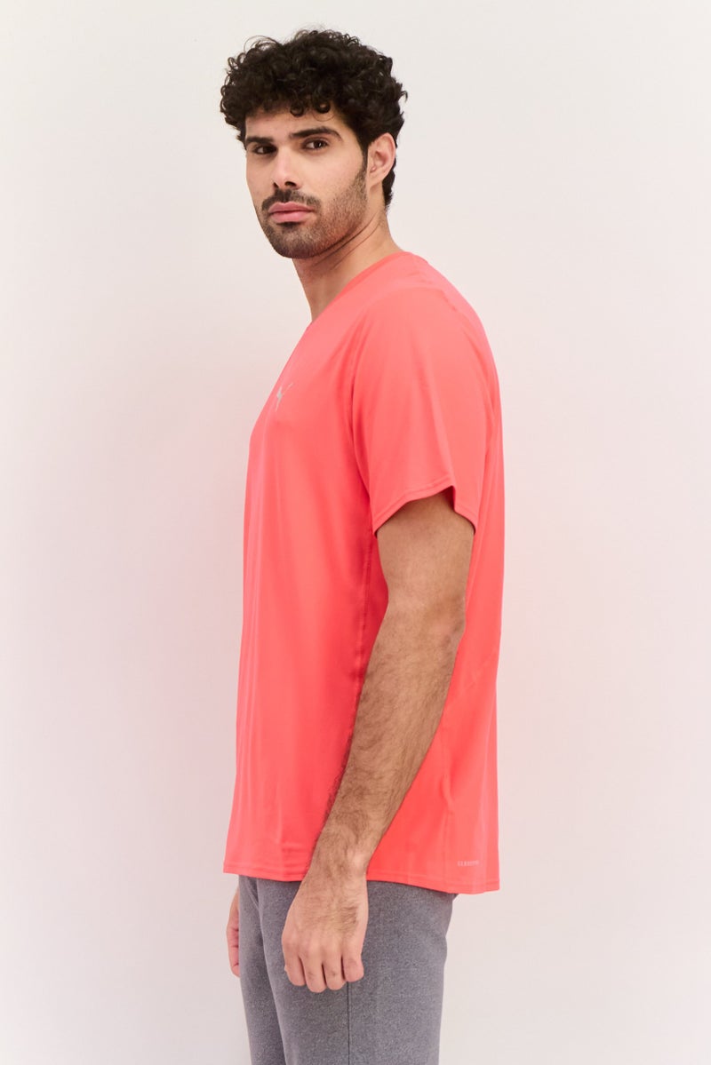 PUMA تي شيرت رياضي للرجال بأكمام قصيرة مناسب للجري، كورال - Image 3