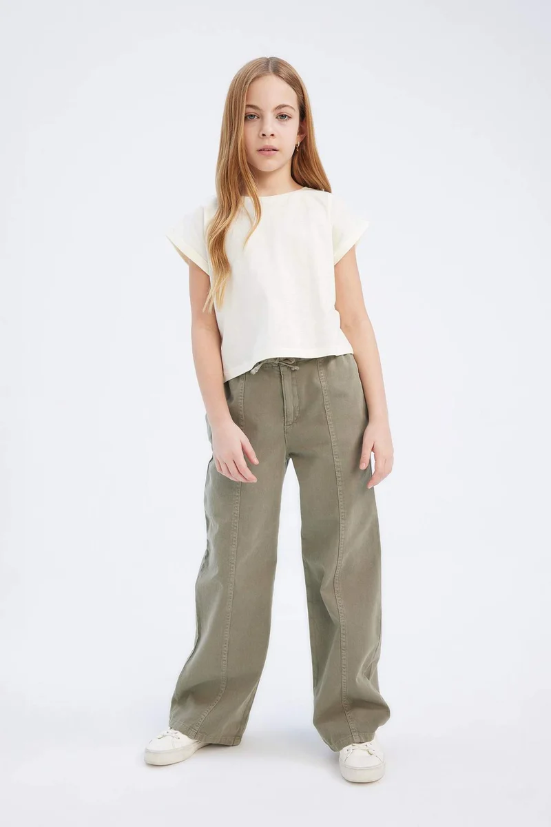 ديفاكتو Girl Boxy Fit Crew Neck Basic Short Sleeve T-Shirt