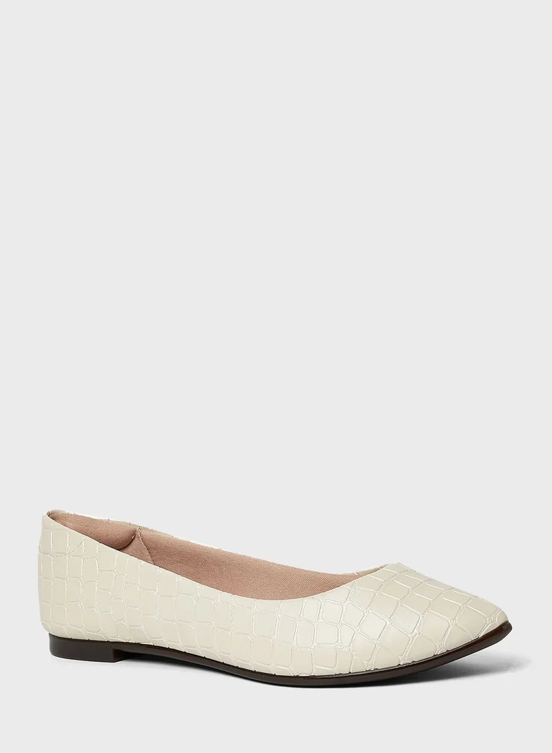 MOLECA Pointed Toe Ballerinas