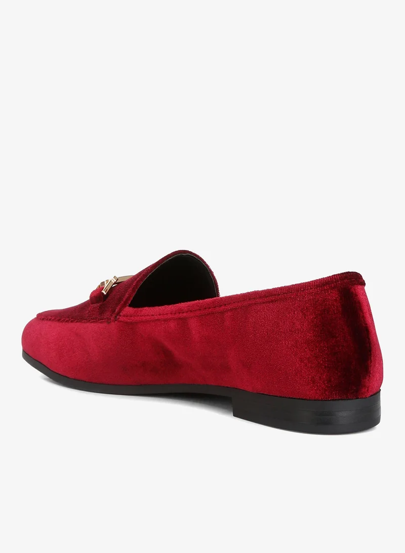 London Rag Burgundy Horsebit Embellsihed Velvet Loafers in Burgundy for Women | Best Price UAE