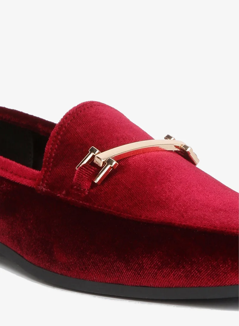 London Rag Burgundy Horsebit Embellsihed Velvet Loafers in Burgundy for Women | Best Price UAE