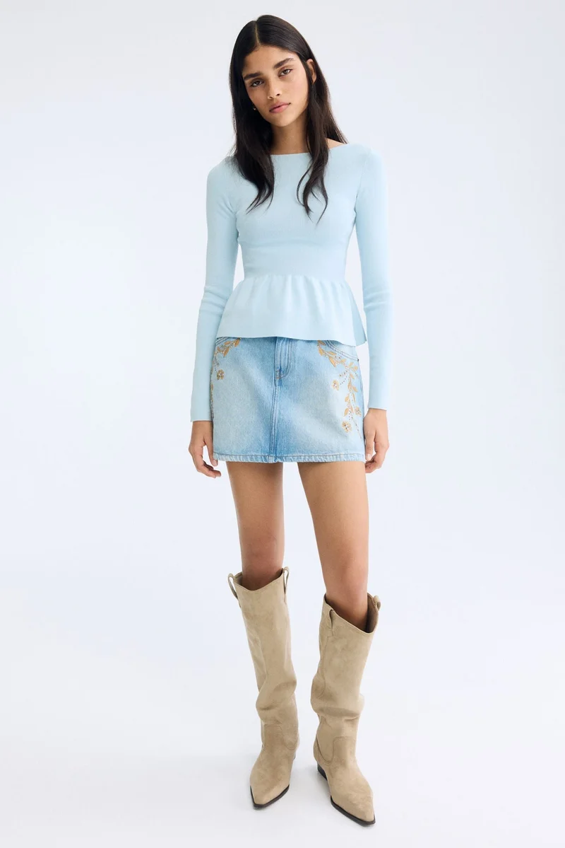 اتش اند ام بلوزة محبوكة بحواف بيبلوم