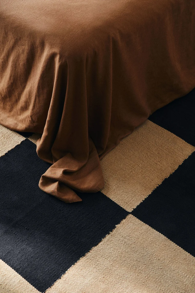 اتش اند ام سجادة قطنية بنمط مربعات