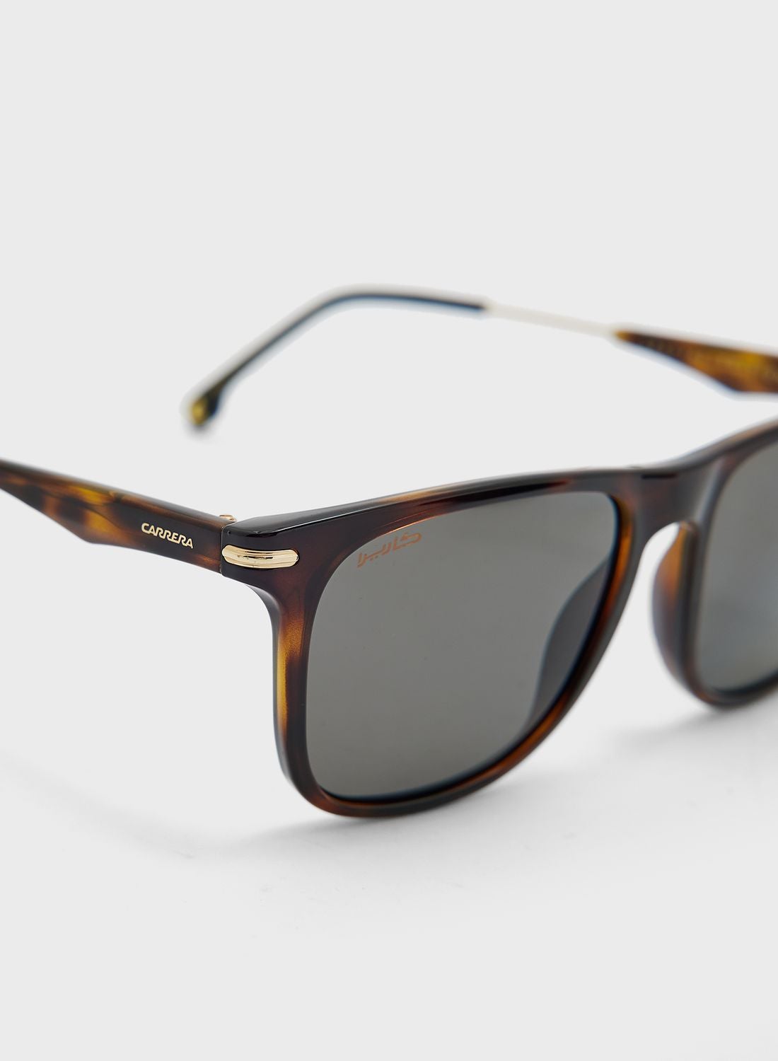 نظارة شمسية بإطار وايفارير