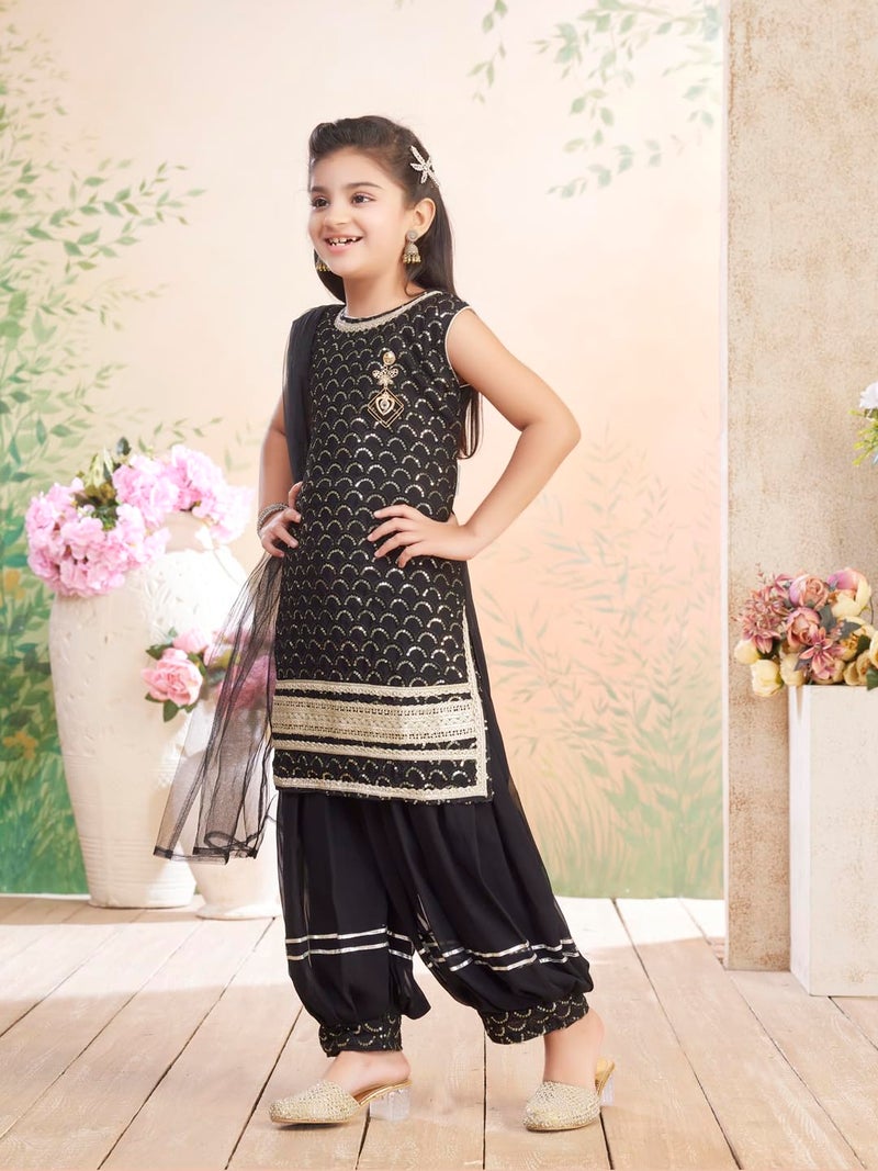 aarikka Aarika Girls Ethnic Wear Black Colour Sequin Embroidery/Lace Work Georgette Kurti Patiala Set with Dupatta-(3-13 Years)-(PT-18011-BLACK-22) - Image 3