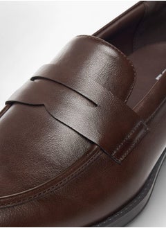 LBL by Shoexpress Men Solid Loafers with Cutout Detail  - Image 4