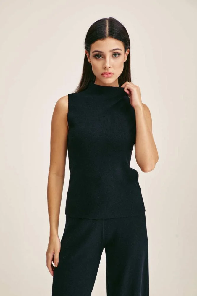 Tenda Sleeveless Knitted Blouse Black