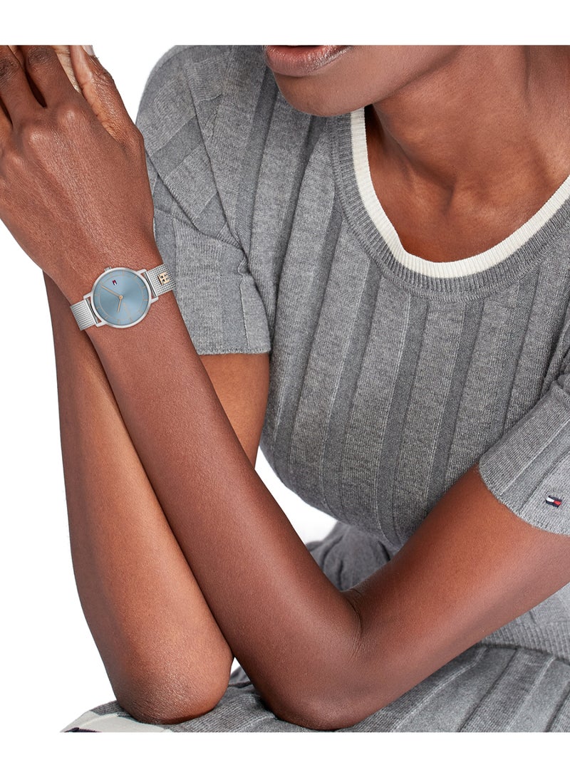 TOMMY HILFIGER ساعة يد أنالوج نسائية بحالة زرقاء دائرية - 1782738 - Image 4