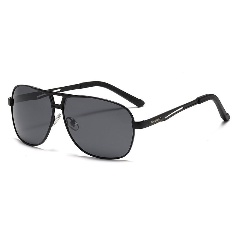 Generic Mens new polarized color-changing sunglasses sunglasses sunshade anti-ultraviolet driving sunglasses day and night glasses black frame black gray sheet