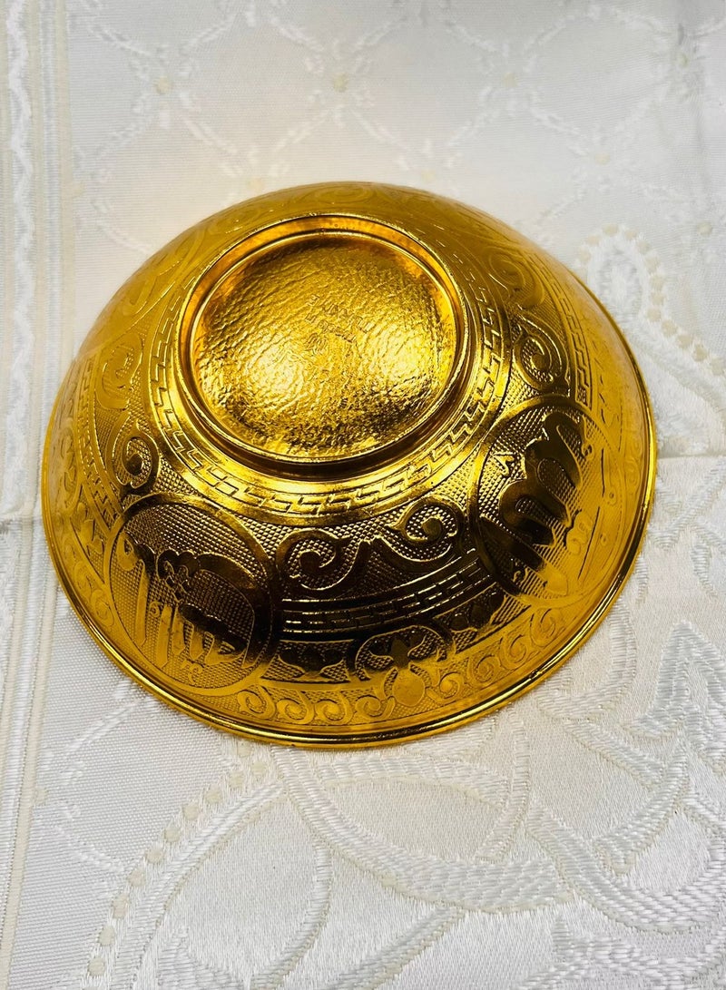 A rare and beautiful masterpiece that can be added to your home. It was previously called (the Faja’a Bowl). It is a circular vessel made of stainless steel. The Throne Verse is carved on its wall. It was previously used for Arab medicine. - Image 3
