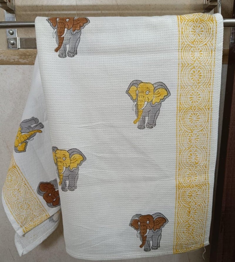 Paavni Decors مجموعة مناشف استحمام للأطفال بطبعة الفيل من بافني ديكور - Image 1