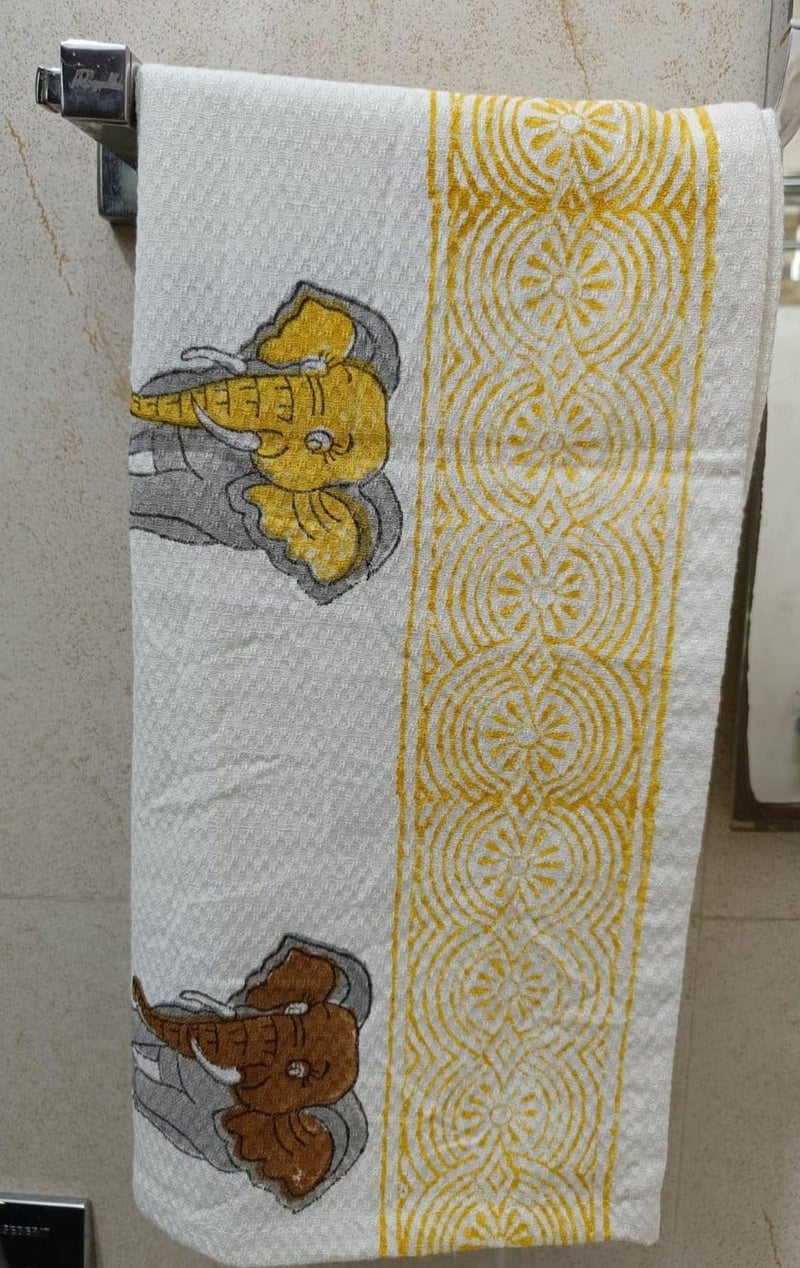 Paavni Decors مجموعة مناشف استحمام للأطفال بطبعة الفيل من بافني ديكور - Image 2