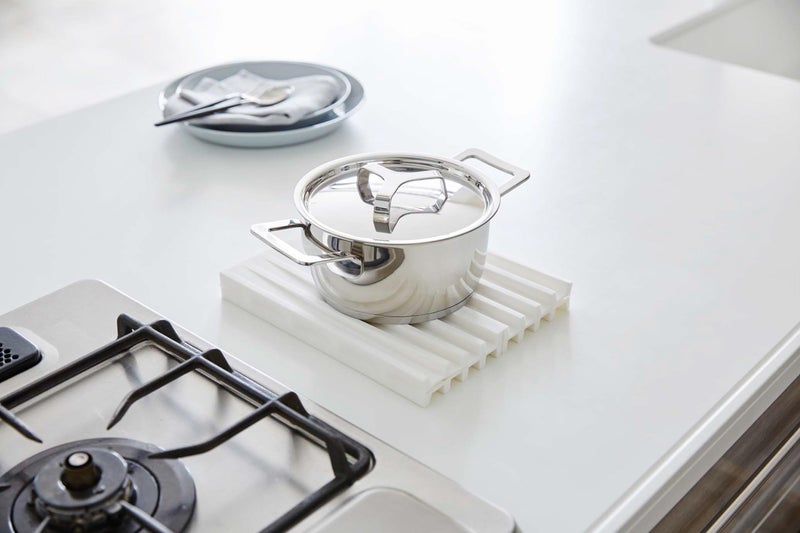 Yamazaki Home Tower Foldable Drainer Tray – Kitchen Dish Drying Mat - Image 3