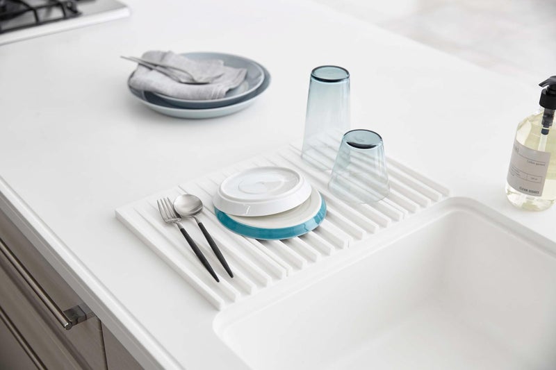 Yamazaki Home Tower Foldable Drainer Tray – Kitchen Dish Drying Mat - Image 2