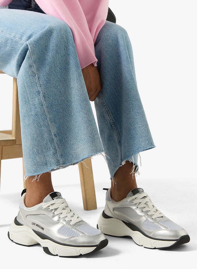 لوف موسكينو حذاء رياضي منخفض بشعار - Image 5