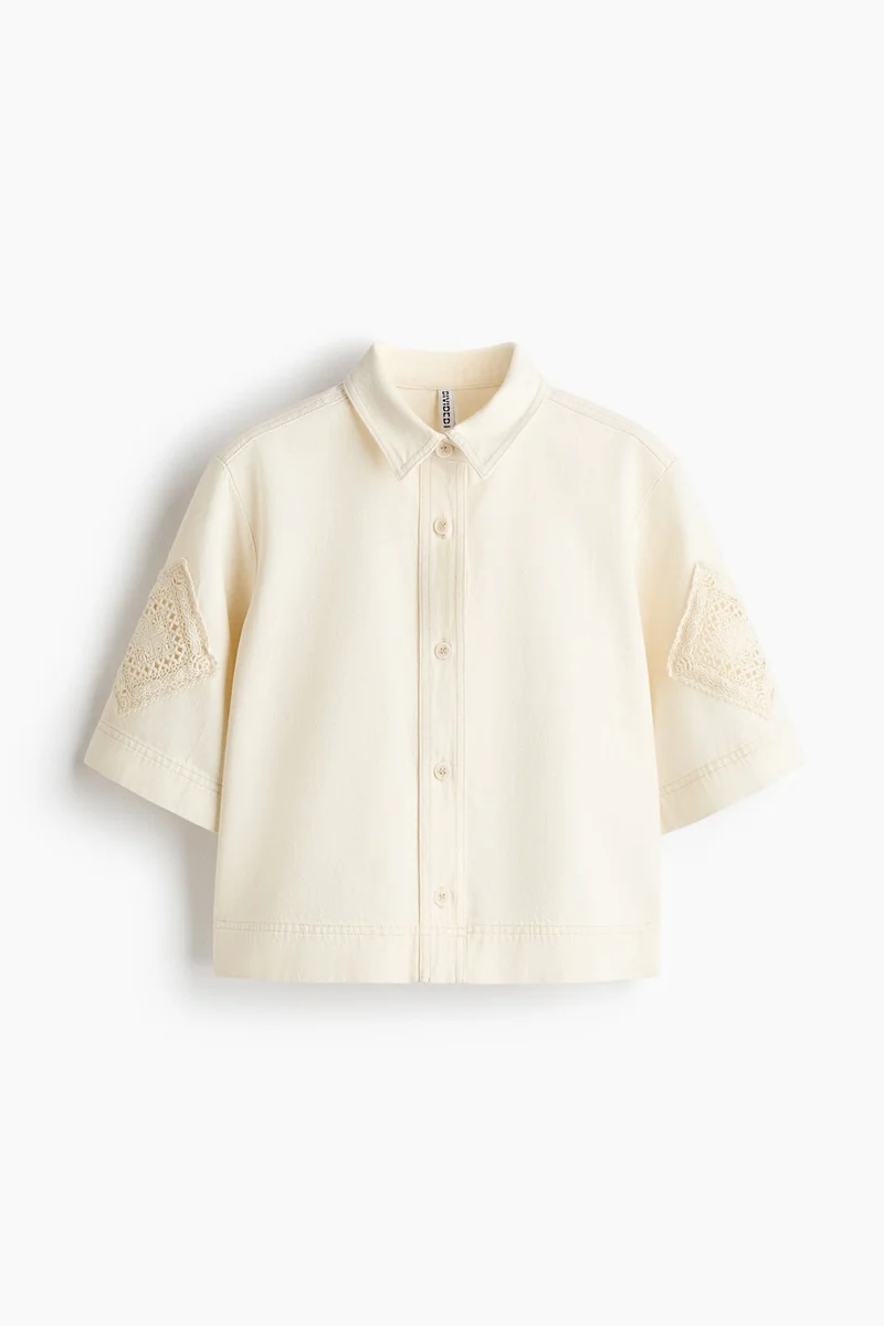 اتش اند ام قميص دنيم بأكمام قصيرة