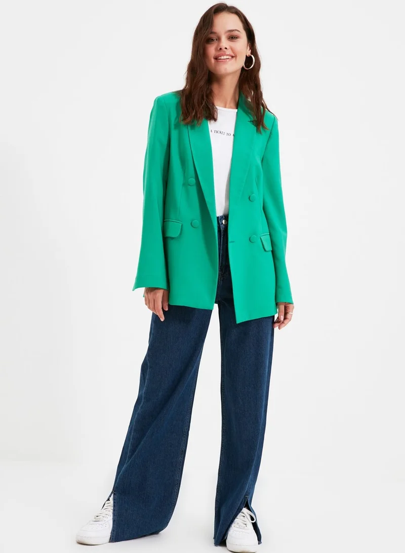 ترينديول جينز بقصة ارجل مستقيمة