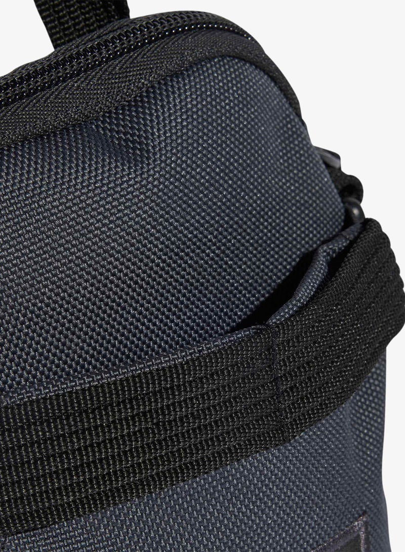 اديداس حقيبة كروس بودي صغيرة متعددة الاستخدامات - Image 5