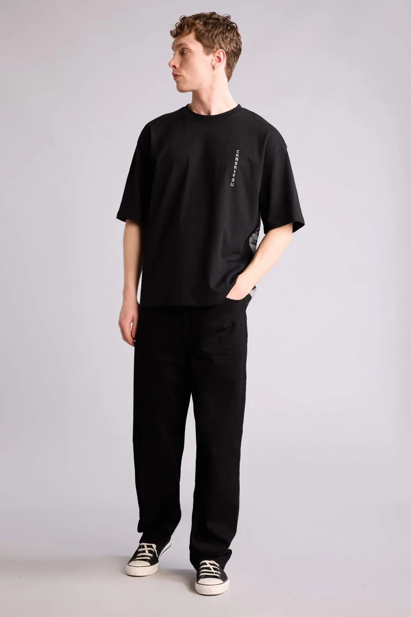 ديفاكتو Boxy Fit Printed Short Sleeve T-Shirt