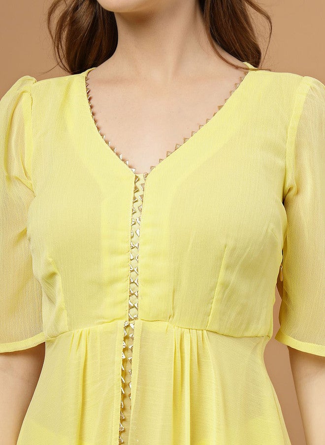 RAASSIO طقم كورتا وبلازو منخفض وعالي باللون الأصفر للنساء - Image 2