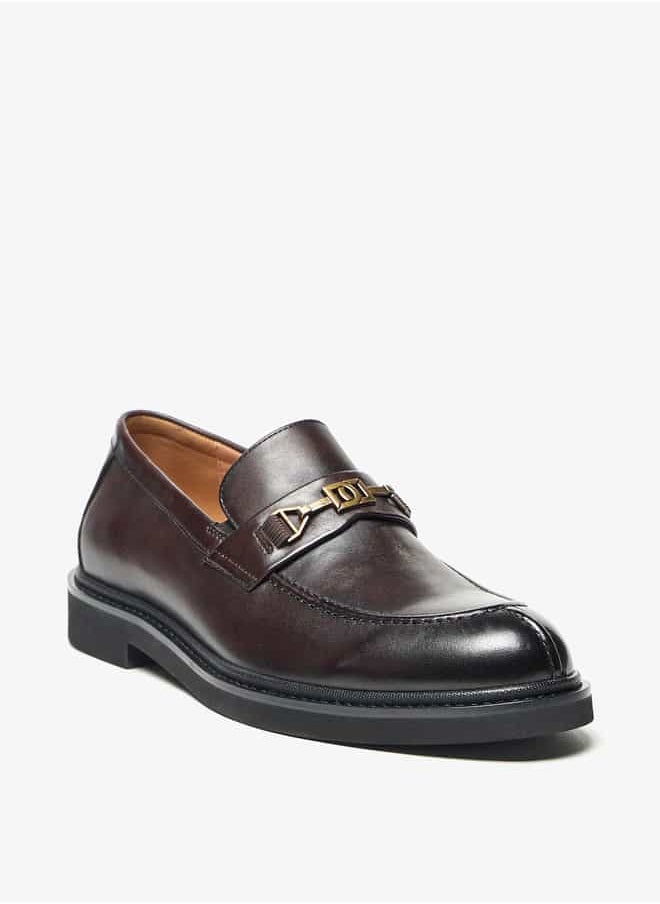 Men's Solid Loafers with Metal Accent - pzsku/Z9DB2E89E0FC9FE2B1E86Z/45/_/1727427789/d858a1a0-596d-4c37-a8b3-276bab03db8a