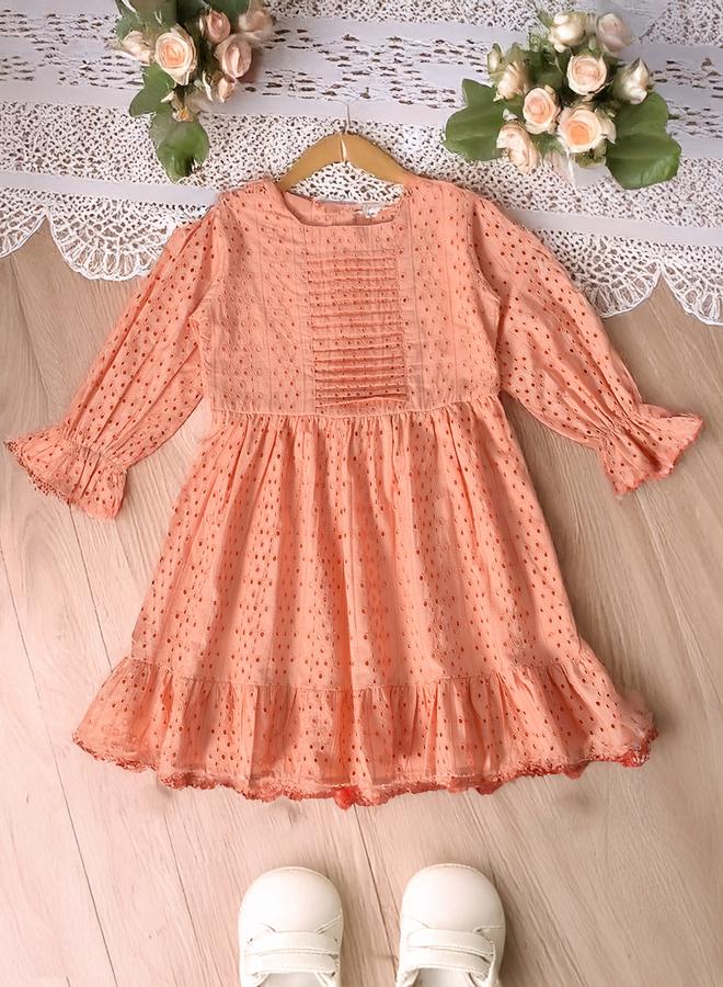 بيلا مودا فستان بكشكش وفتحات عيون - Image 1