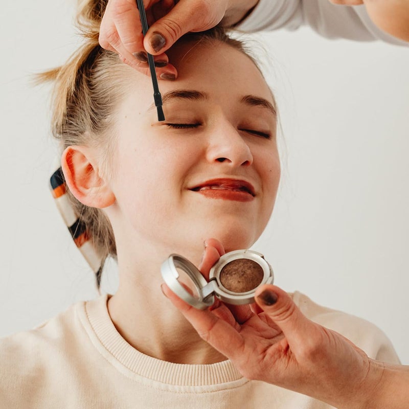 200 قطعة من فرشاشات الشفاه القابلة للتخلص مصنوعة من النايلون، على شكل أعواد مسطحة لتطبيق المكياج، مناسبة لاستخدام أحمر الشفاه وبرايمر الشفاه، أداة مكياج محمولة للاستخدام المهني والشخصي. - Image 5