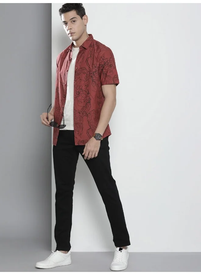 شركة المرآب الهندية Men Regular Fit Abstract Printed Half Sleeves Spread Collar Casual Shirt