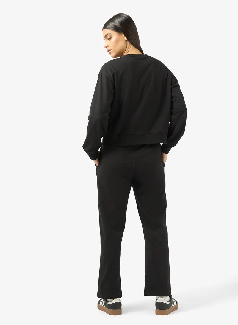 جينجر بيسيكس طقم سويت شيرت وبنطلون رياضي بياقة دائرية