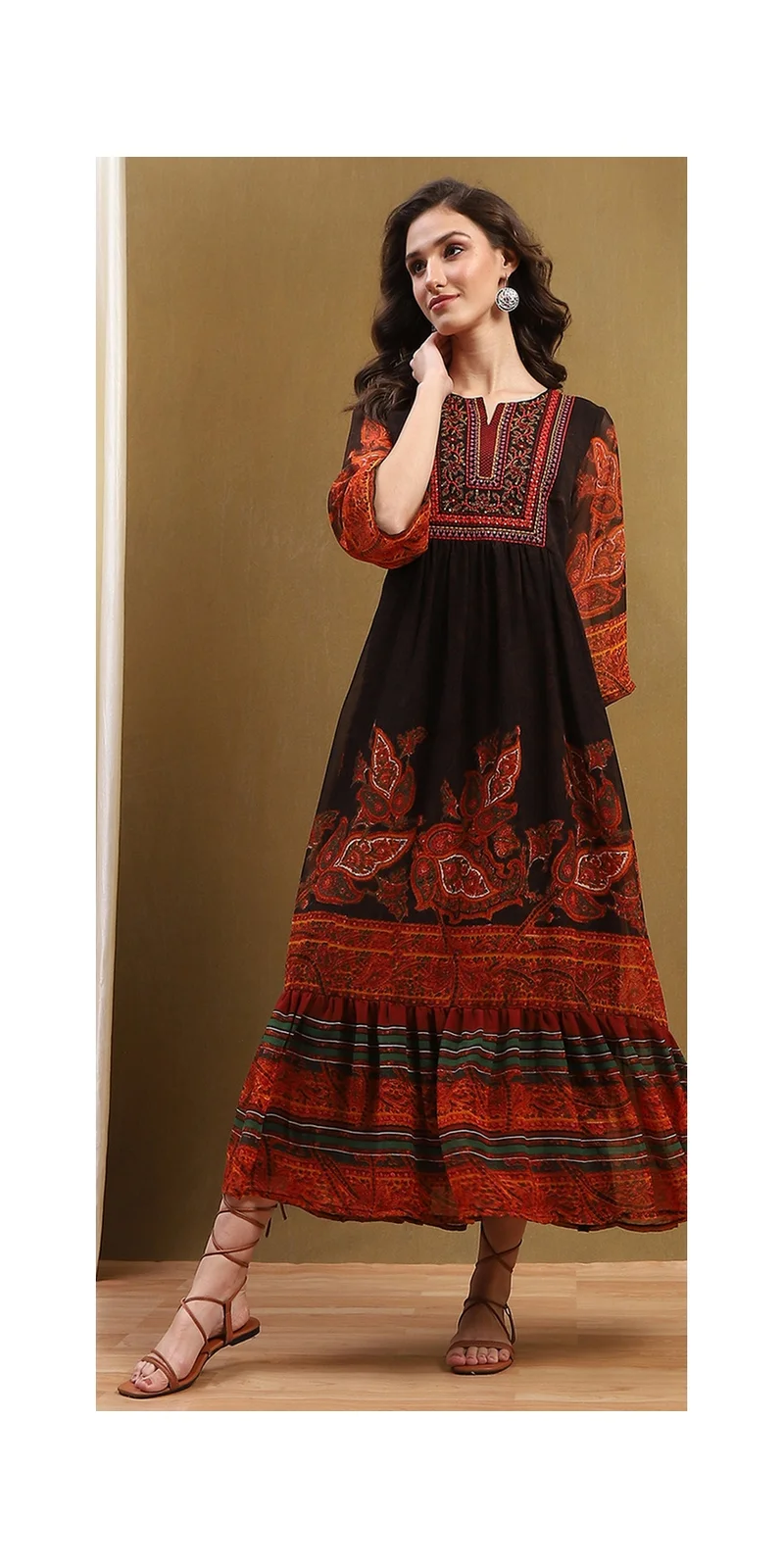 بيبا فستان جورجيت بطباعة بلون بني شوكولاتي بطبقة