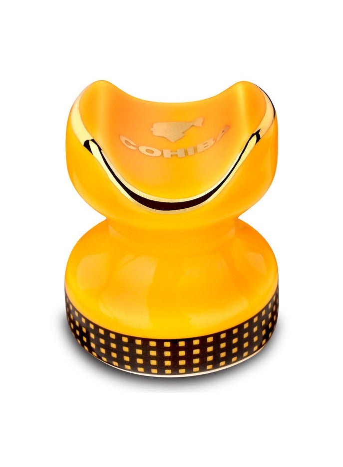 طقم مكون من 2 حاملفاخر بتصميم مميز من السيراميك المصقول، يجمع بين الفخامة والعملية. مزين بتفاصيل ذهبية تضفي لمسة من الرقي. قطعة مثالية لترتقي بتجربة تدخين السيجار. - Image 5