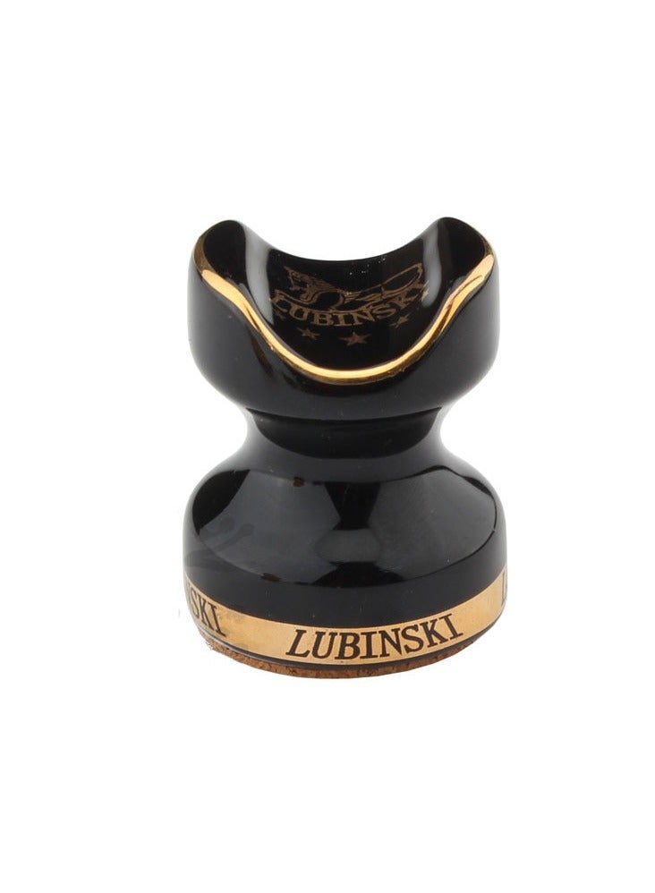 طقم مكون من 2 حاملفاخر بتصميم مميز من السيراميك المصقول، يجمع بين الفخامة والعملية. مزين بتفاصيل ذهبية تضفي لمسة من الرقي. قطعة مثالية لترتقي بتجربة تدخين السيجار. - Image 3