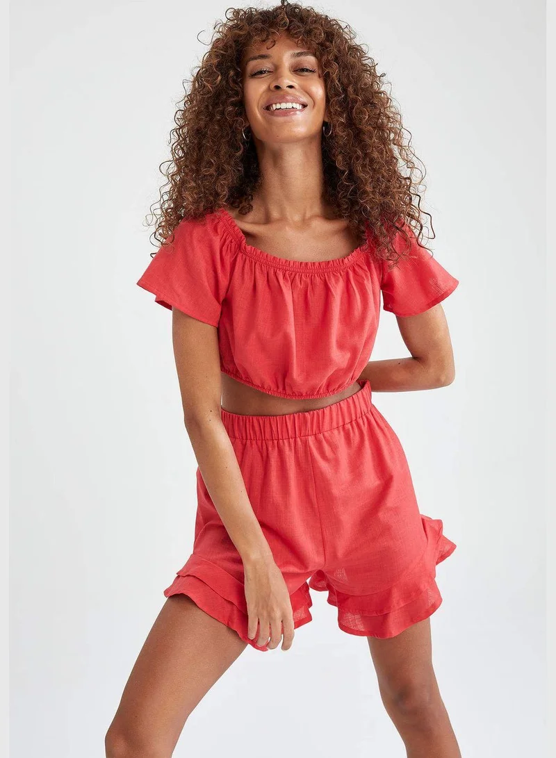 ديفاكتو Short Sleeve Boat Neck Crop Top