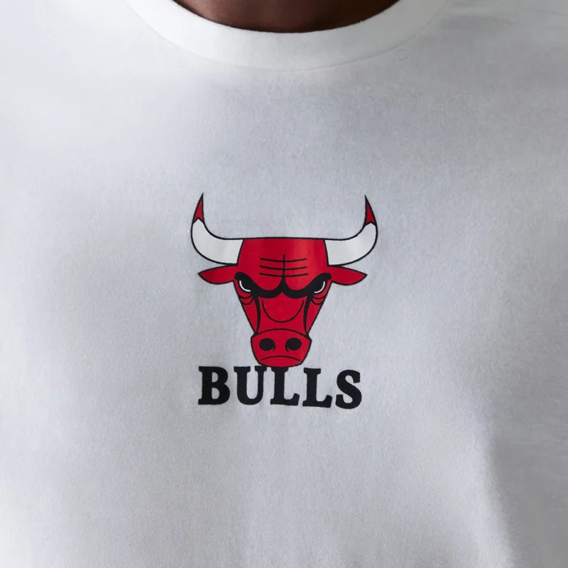 New Era White Men's NBA Chicago Bulls Logo T-Shirt for Men | Best Price UAE
